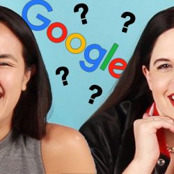 Una mujer contesta a las preguntas más populares sobre mujeres en Google